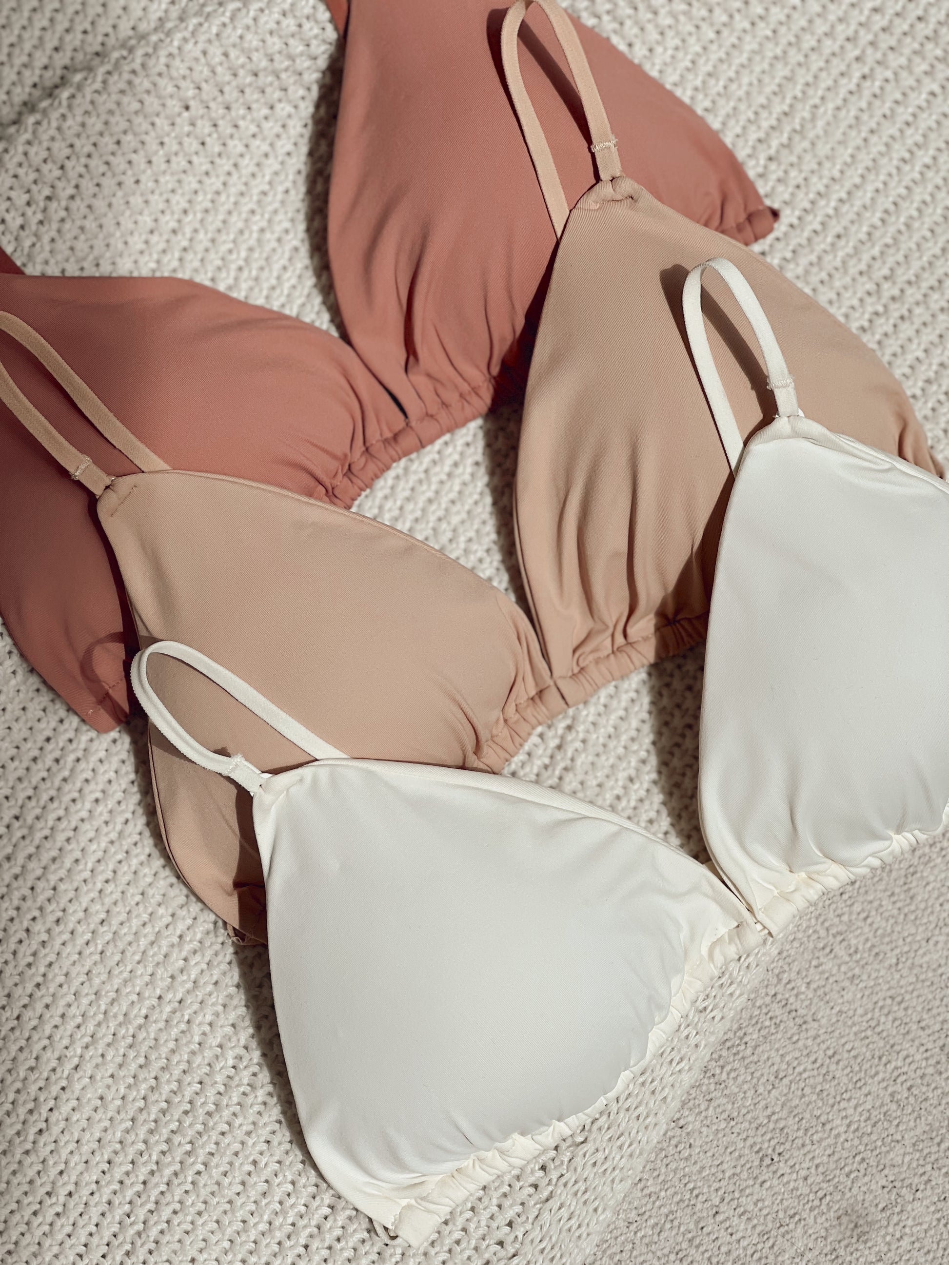 Arma tu kit X3 Top Triángulo ¡Elige color y talla!
