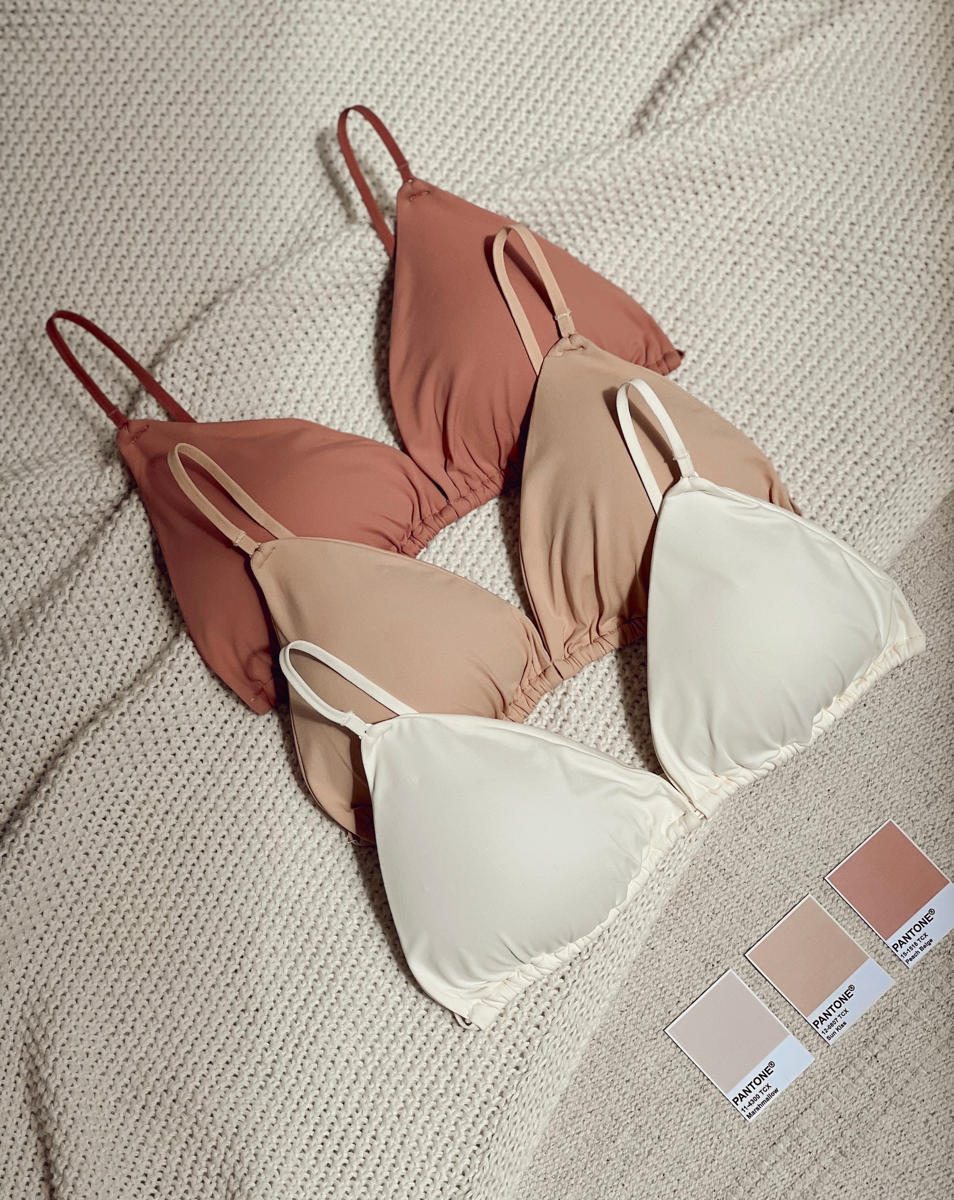 Arma tu kit X3 Top Triángulo ¡Elige color y talla!