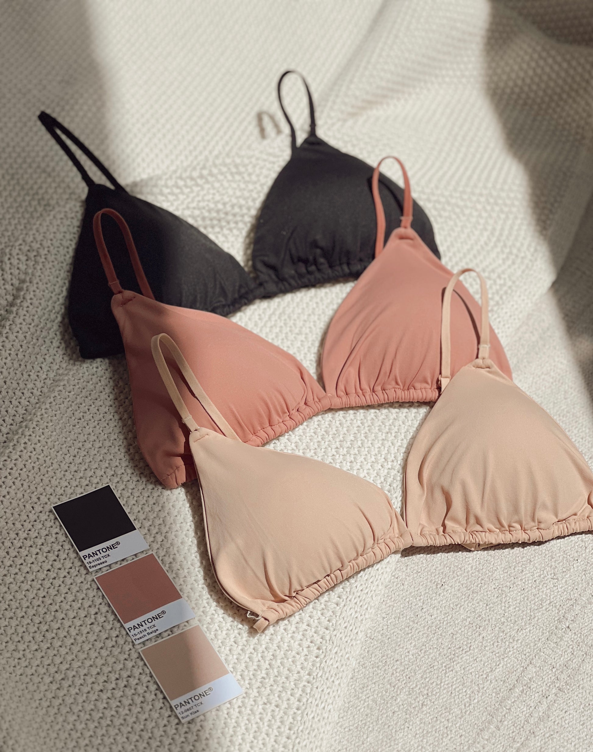 Arma tu kit X3 Top Triángulo ¡Elige color y talla!